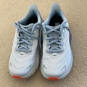 Hoka women’s arahi sneakers